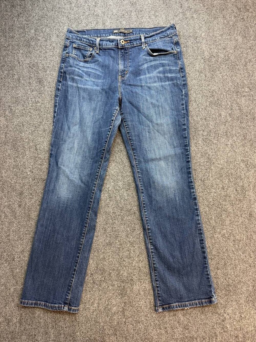 Levi's 505 Women's Size 12 Straight Leg Medium Wash Blue Denim Jeans